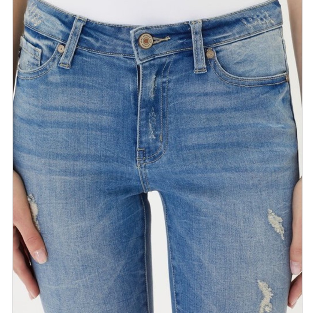 NWT Kancan Mid-Rise Distressed Cropped Skinny Capri - Picture 4 of 13